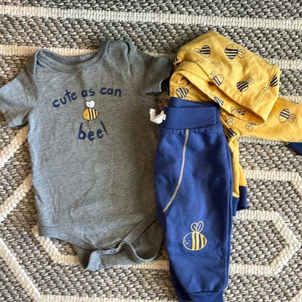 3-6M Cat & Jack Cute as Can Bee! Matching sweatsuit and onesie.